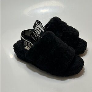 UGG  Black Fluff Yeah Slide size 7